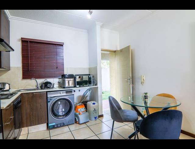 1 BEDROOM APARTMENT FOR SALE IN LONEHILL
